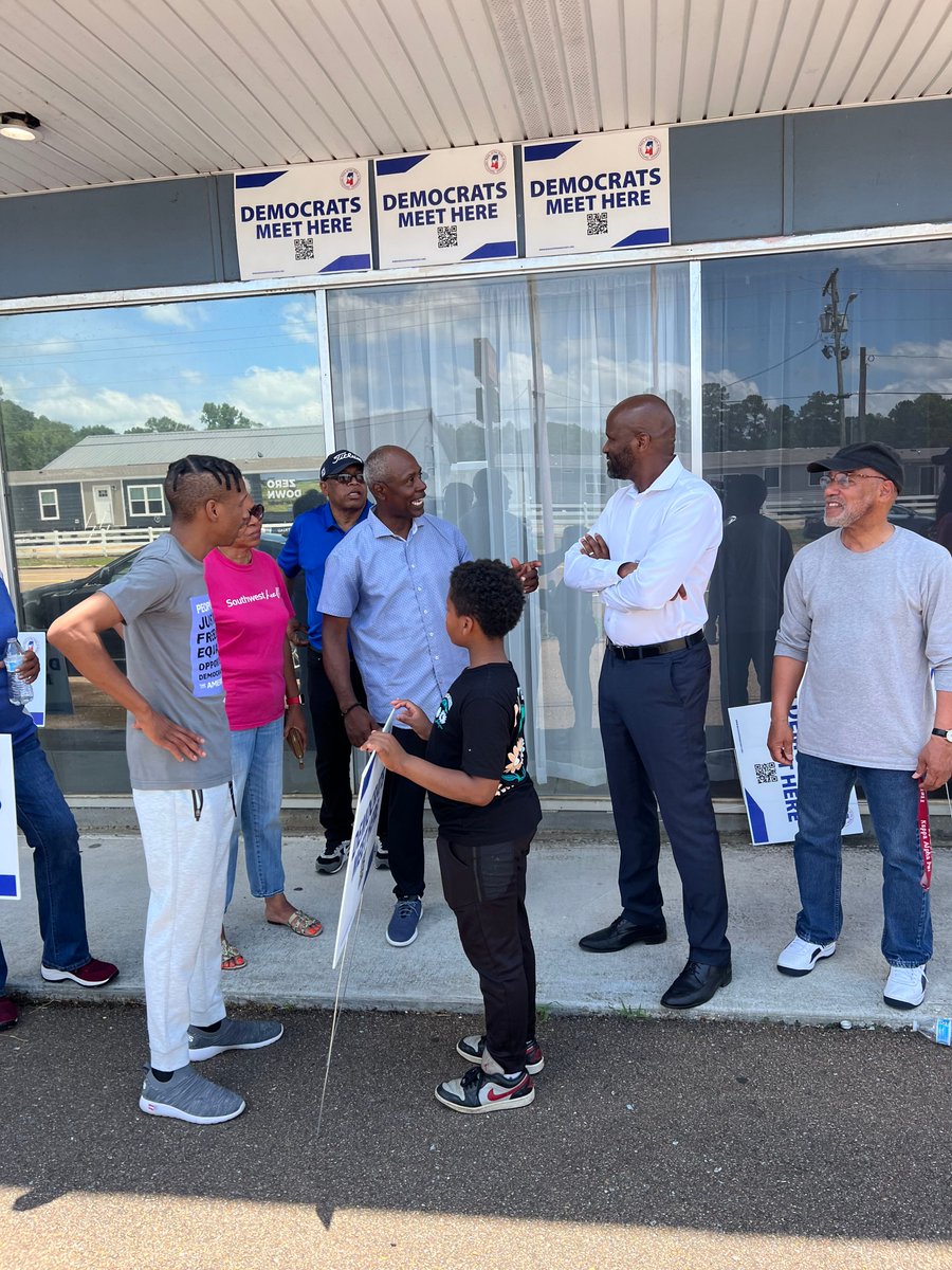 Today, I had an incredible time visiting McComb, MS in Pike County! A heartfelt thank you to the Pike County Democratic Executive Committee, Mayor Quordiniah Lockley, and Senator Gary Brumfield for the warm welcome and support. #TyPinkinsForUSSenate #McComb #PikeCounty