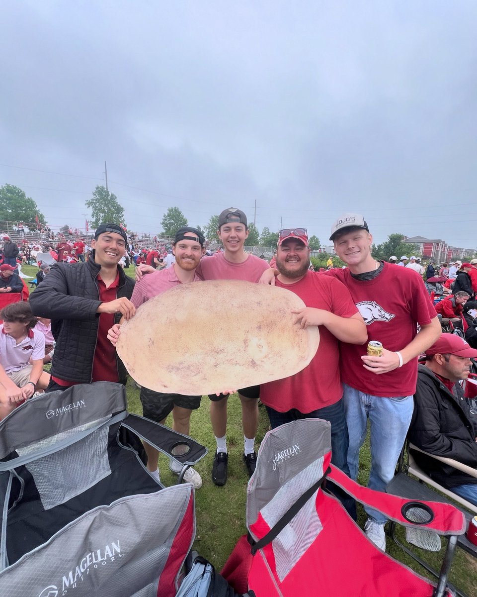 This guy was so cool! He wrapped his arm around me like we’ve been friends for years! Good times bro! #brotater #eatyourtaters #tatersgonnatate #hogsvredhawks2024 #fayettevilleregional #game1 #razorbackbaseball #thisisbaseball #omahogs #razorbacknation #gohogs #secnetwork #espn