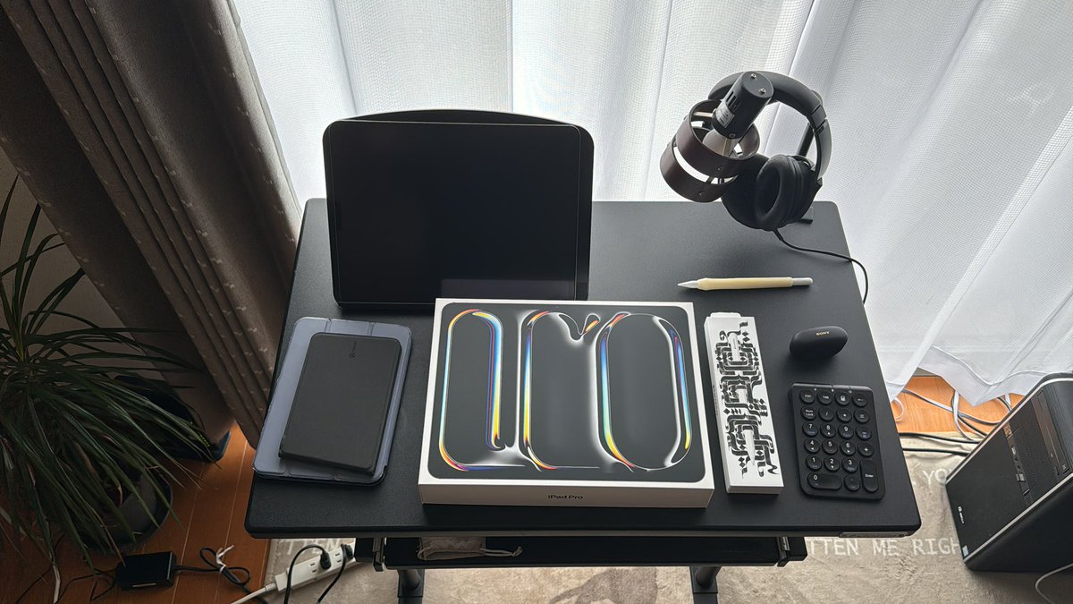 iPad Proが届いた！
これでバリバリ原稿描くんだぁ…