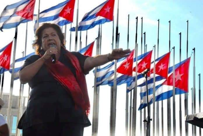 #Cuba y todos los cubanos lamentan la pérdida de nuestra inigualable Corina Mestre. Insignia de nuestro teatro, radio y televisión.