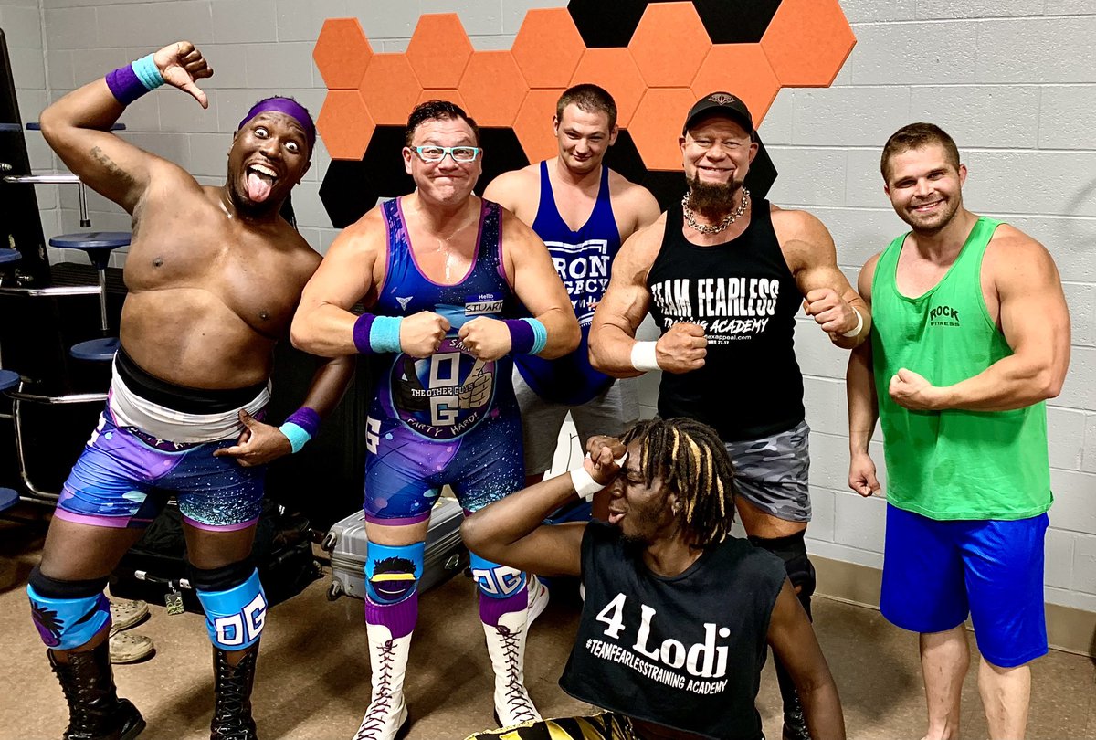 The #TeamFearless crew at <a href="/AWLWELLFORD/">American Wrestling League</a> tonight! 

#LodiRulz #MyTeamRocks