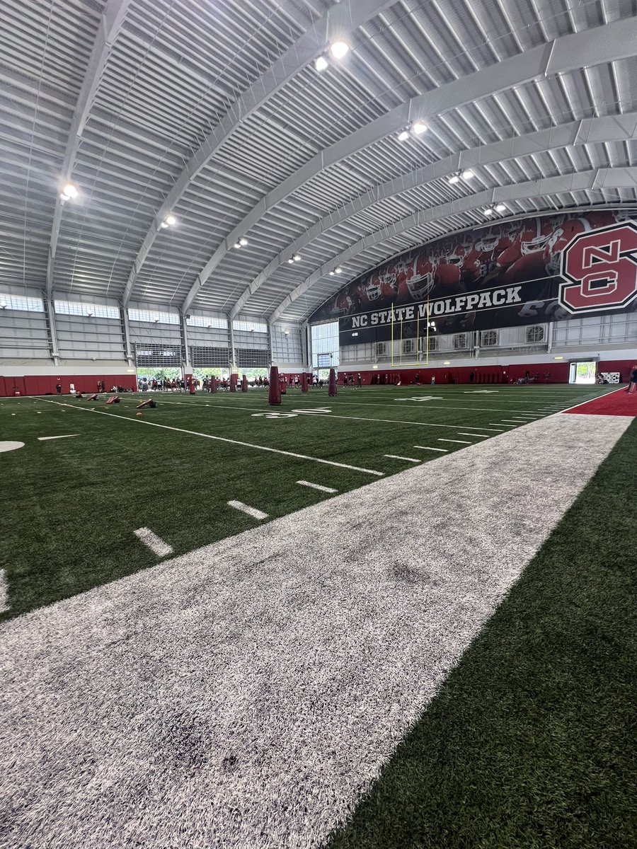 CooperDMartin's tweet image. Had a great day today at NC State!🐺
6”0 - 220
Thank you to all the coaches who took their time to help me grow as a player   today! I will definitely be back!#401
@_MasonSledge @CoachJarredHill @Coach2J