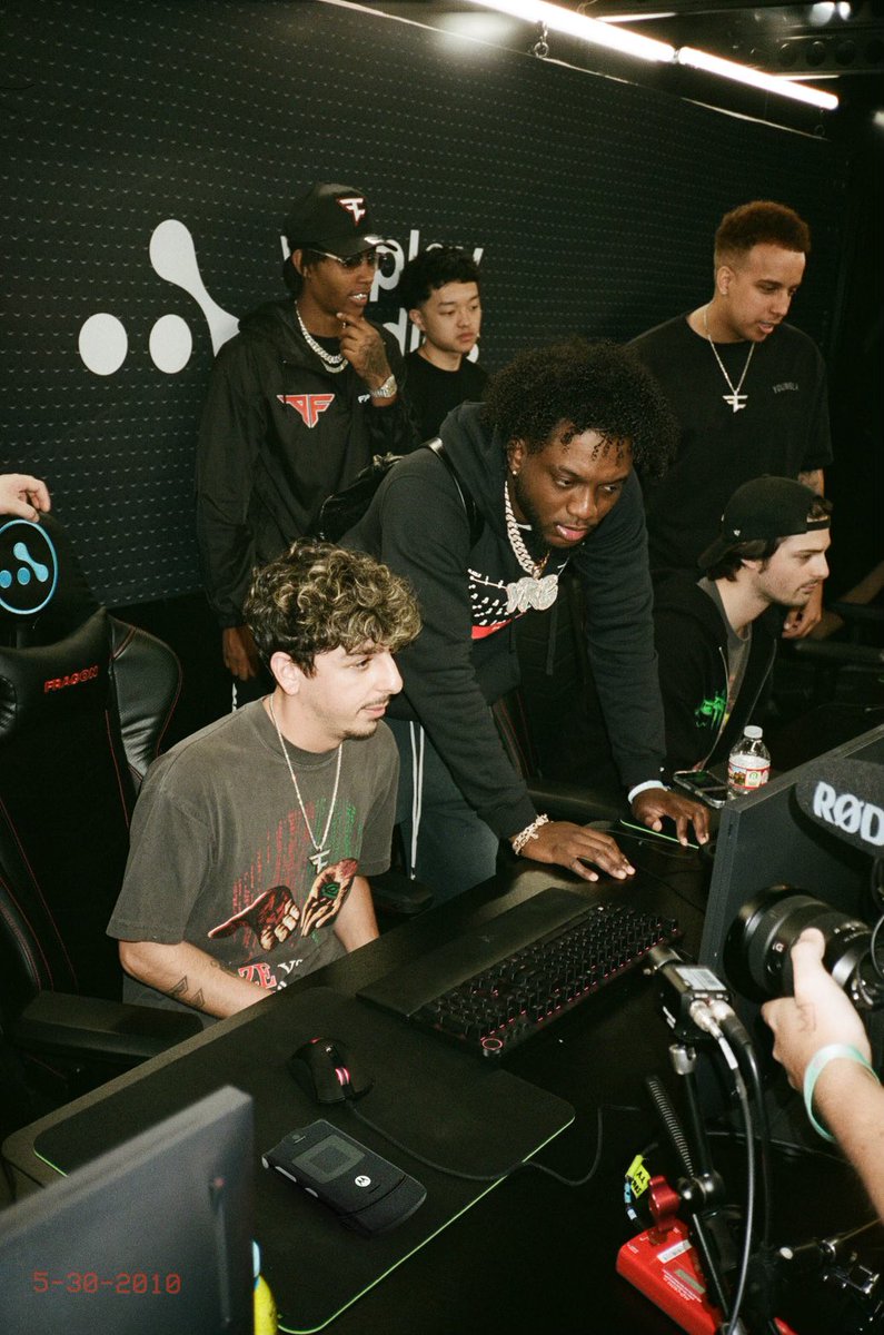 FaZe Clan tweet media