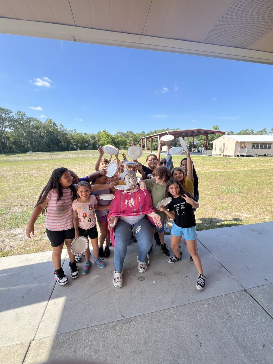 Zoe Sytsma tweet media