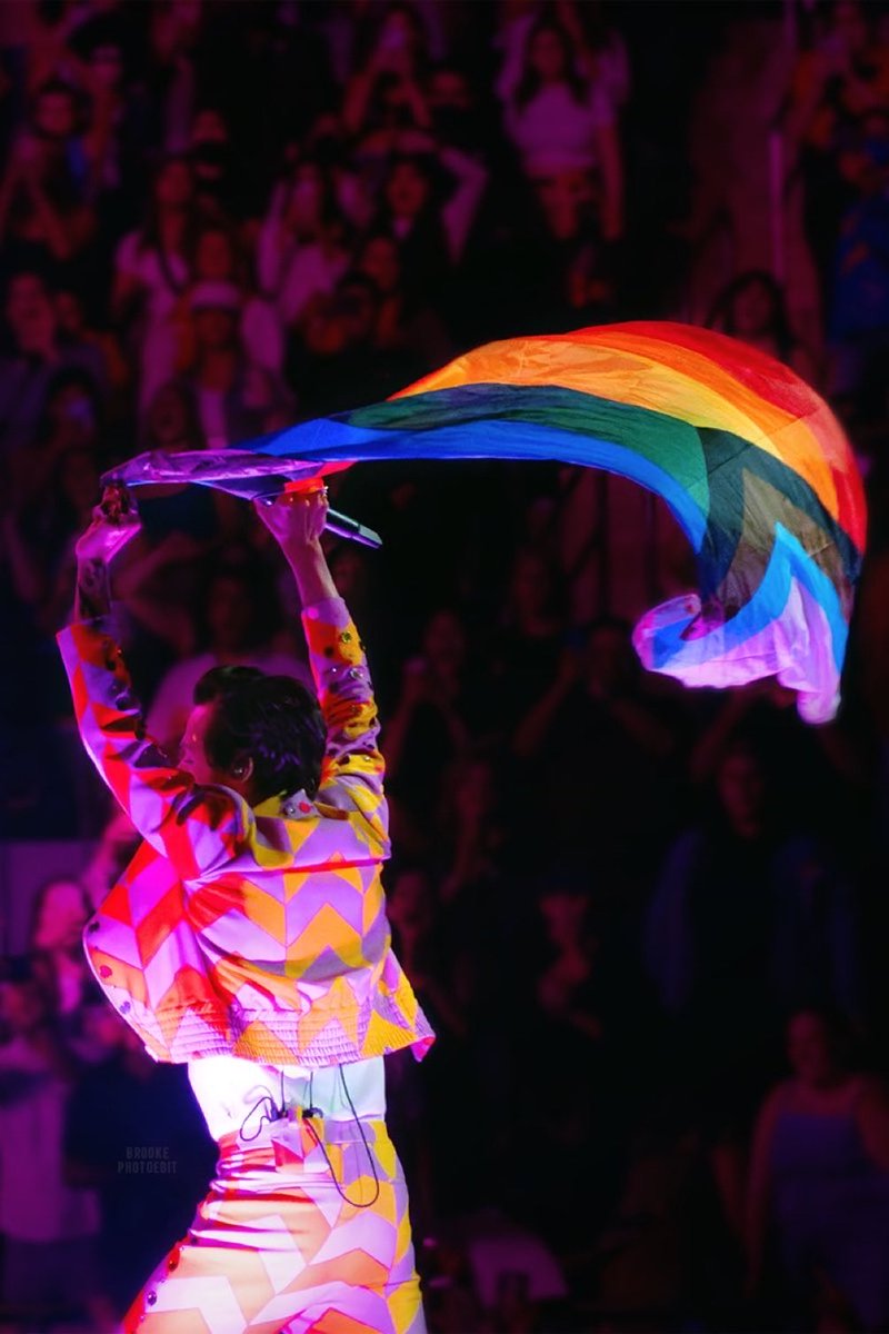 RockrryPaper's tweet photo. Happy pride month! Thank you to the man who created an environment where I felt safe enough to discover who I am 🏳️‍🌈 https://t.co/I28IO1kFjE