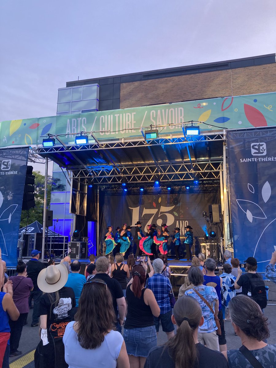 kocologic's tweet photo. Cool gang country ! #festival https://t.co/TLw46BRlHx