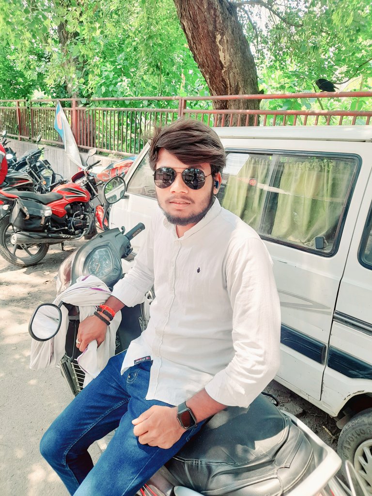 SundramSinghR18's tweet photo. विचार हो जैसा वैसा मंजर होता है,
मौसम तो इंसान के अंदर होता है !! https://t.co/hVlrhq4iAs