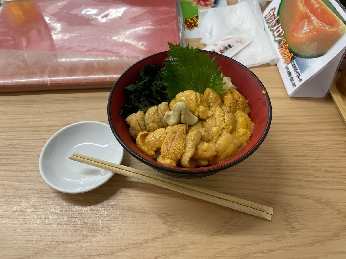 zero06191's tweet photo. ウニ丼ヽ(‘ ∇‘ )ノ
ばかうまい https://t.co/MLwcvVPmdK