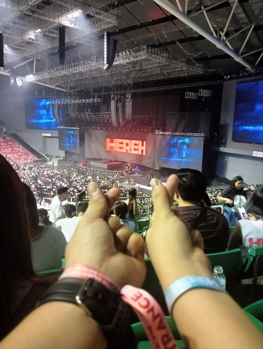 pcessv_'s tweet photo. Mula sa paggastos hanggang sa pagsama sa akin --- tenchuuu so much, @rjbuena_ 🥹🤍 You're the best, I love you!

" Ito'y langit "
- IU, 2k24

#HEREH_WORLD_TOUR_IN_MANILA
#IU_IN_MANILA https://t.co/qIicBYI7xG