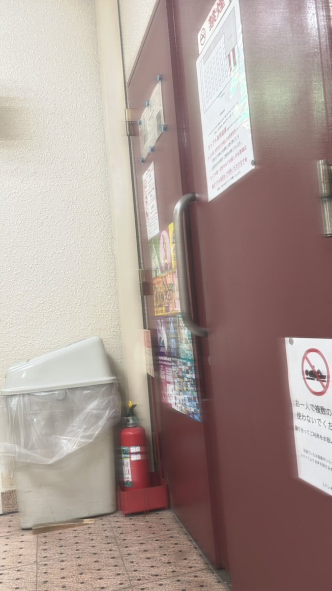 JhYb0's tweet photo. もっと長居したかったけど、
今日は帰らなきゃ🥺
次はいついこーかな？🤔
#例のシネマ https://t.co/h114GmpPlp