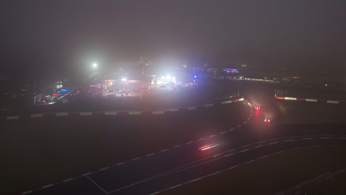 UPDATE – 24h Nürburgring: Wegen des anhaltenden Nebels ist keine definitive Startzeit absehbar. Weitere Infos um 8 Uhr.  

#SchererSport #SchererGruppe #24hNBR #Nürburgring #Nordschleife #Greenhell #Racing
