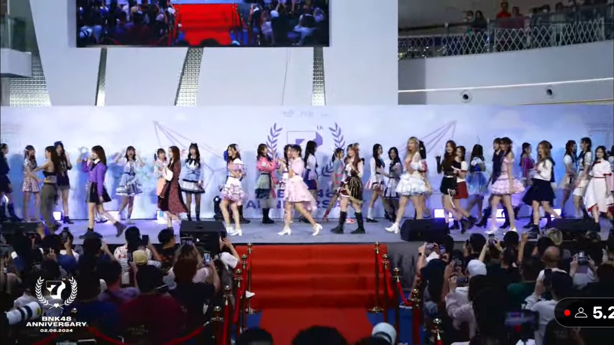 nongpawhere's tweet photo. บีเอนเคเก่งอะ ชุดไม่ซ้ำ เมมไม่ซ้ำ 55555555555555555555555555555555555555555555555555555

 #BNK487thAnniversary https://t.co/eHOdlezTfX