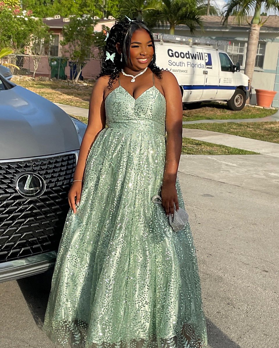 TrippleA92's tweet photo. Enchanted garden 8th grade prom ✨🧚🏾
Babygirl 💋 https://t.co/cF8ck3GMFh