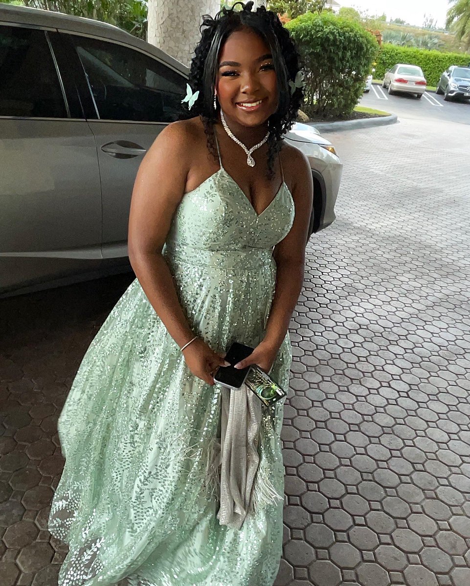 TrippleA92's tweet photo. Enchanted garden 8th grade prom ✨🧚🏾
Babygirl 💋 https://t.co/cF8ck3GMFh