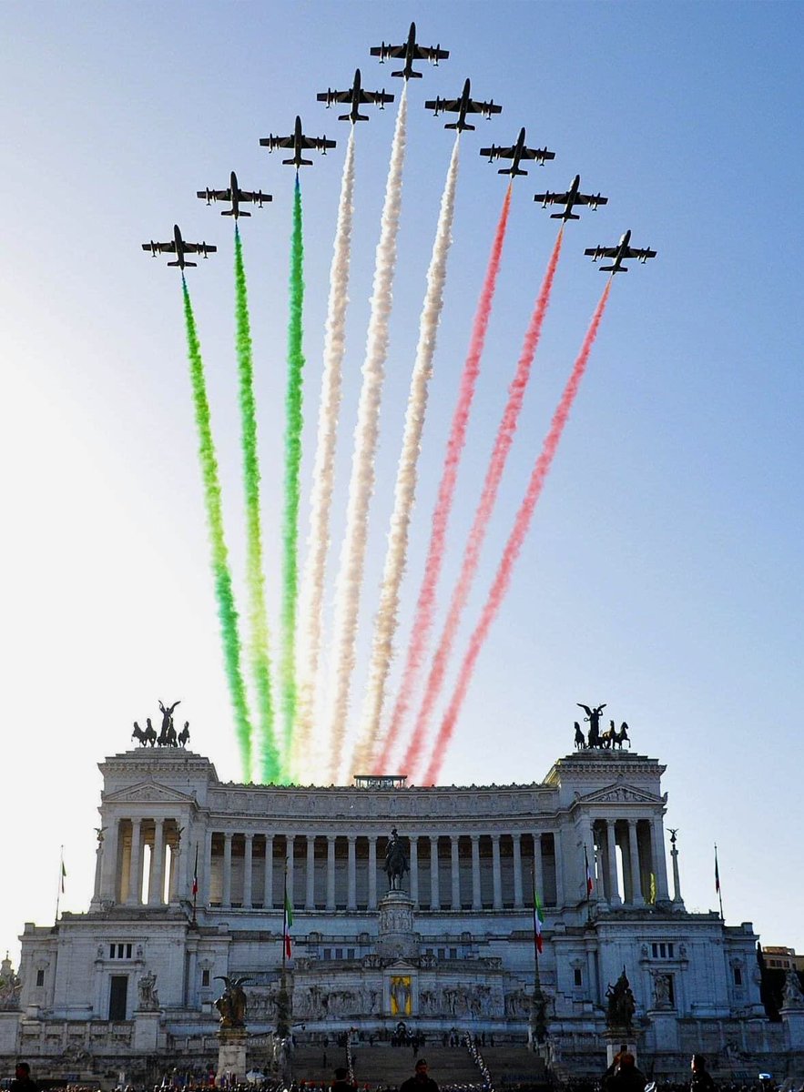 mamboitaliano__'s tweet photo. Simply:

June 2nd - Republic Day - Italy 🇮🇹! https://t.co/x5EW2KfATj