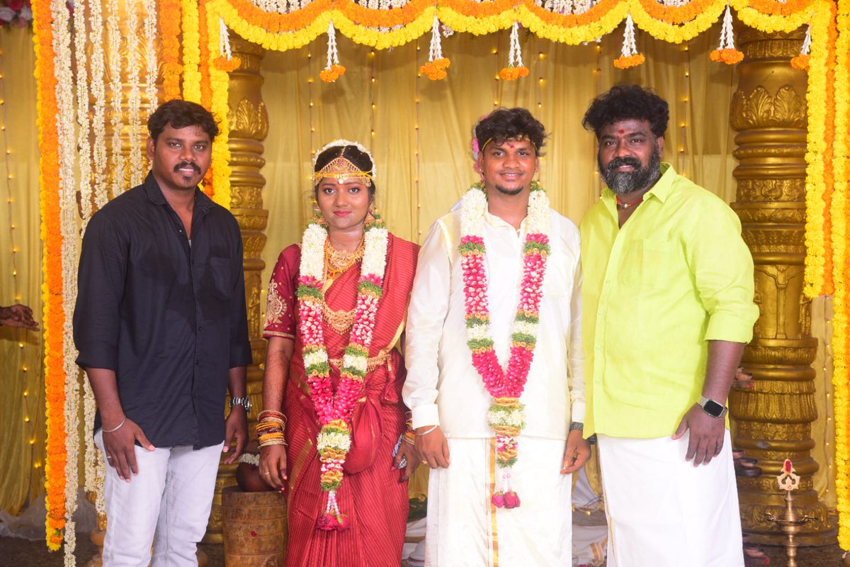 EcrPSaravanann's tweet photo. *#சற்றுமுன்*
தமிழக வெற்றிக் கழகத்தின் தலைவர் *தளபதி விஜய்* அண்ணன் அவர்கள் நல்லாசியுடன் 

தமிழக வெற்றிக் கழகத்தின் 
பொதுச் செயலாளர்
*அண்ணன் என்.ஆனந்த்* அவர்கள் வாழ்த்துக்களோடு

சென்னை புறநகர் மாவட்டம்
சோழிங்கநல்லூர் தொகுதி # #ஈஞ்சம்பாக்கம்_194வது_கிழக்கு வட்ட செயலாளர் *#மணமக்கள்* https://t.co/vyLyxGIwvR