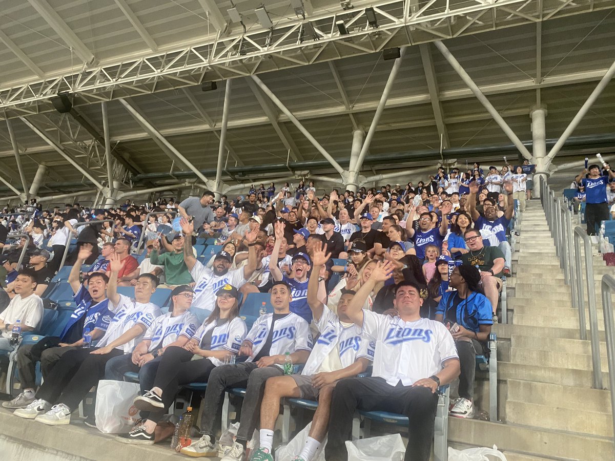 168thMMB's tweet photo. Powerhouse Week has been an absolute bases loaded grand slam (with the late great @Cubs Harry Caray on the call).

Thursday night we brought 37 x children from our @USForcesKorea Good Neighbor Program partner the @daegucity053 Seogu Youth Center to join over 200 x Powerhouse Soldiers watch the @twittlions win another KBO game. 

@EighthArmyKorea and @65MedBde were loud and raucous all night! 

Year 74 of the ROK-US alliance…stronger than ever. 

@USArmy #BeAllYouCanBe
@SecArmy