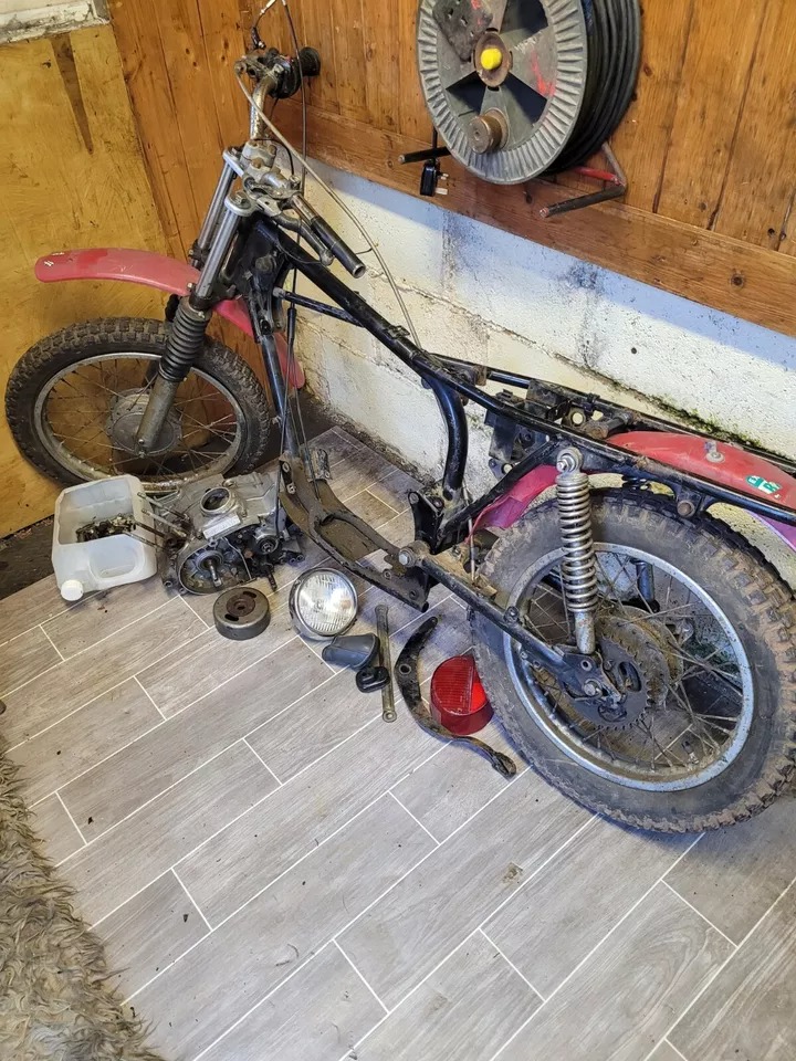 BarnFindsUK's tweet photo. Ad: Kawasaki MC1/KM90 project
On eBay here -->> https://t.co/fyzRWFMpRc
#KawasakiProject #MotorcycleRestoration #ClassicMotorcycle #BikeProject #MotorcycleBuild #KawasakiRestoration https://t.co/yZZdUZanUk