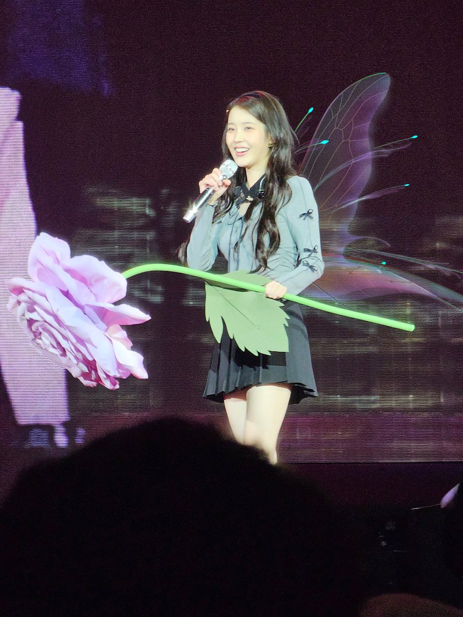 chatshirelore's tweet photo. my little Thumbelina https://t.co/1Z3nPIyVnx