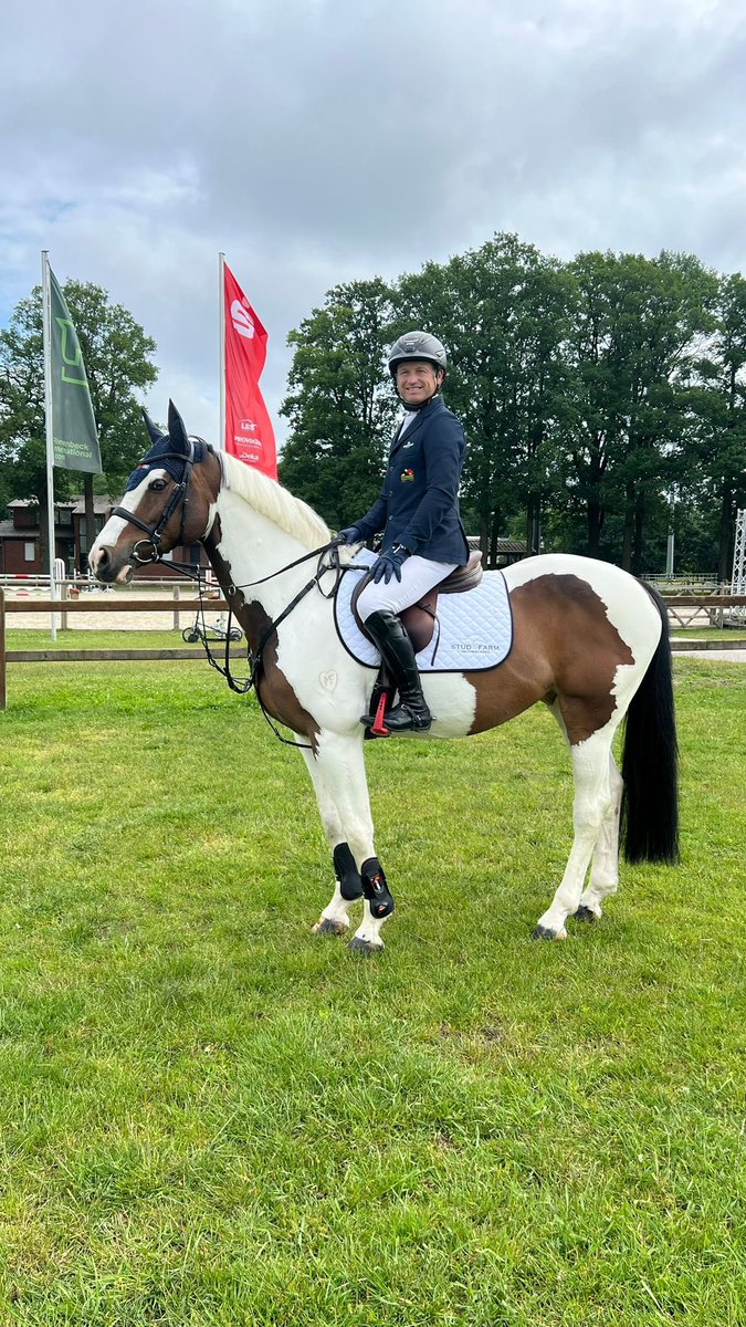 Big smiles all around! 😁😁😁

Happy Sunday from HASENACHER BALOU COULEUR and our Partner Rider Michael Jung.

They jumped a fabulous round in their first 1.40m class together at CSI Riesenbeck yesterday 🎉 Exciting times ahead! 🙌

#HasenacherStud #HasenacherHorses