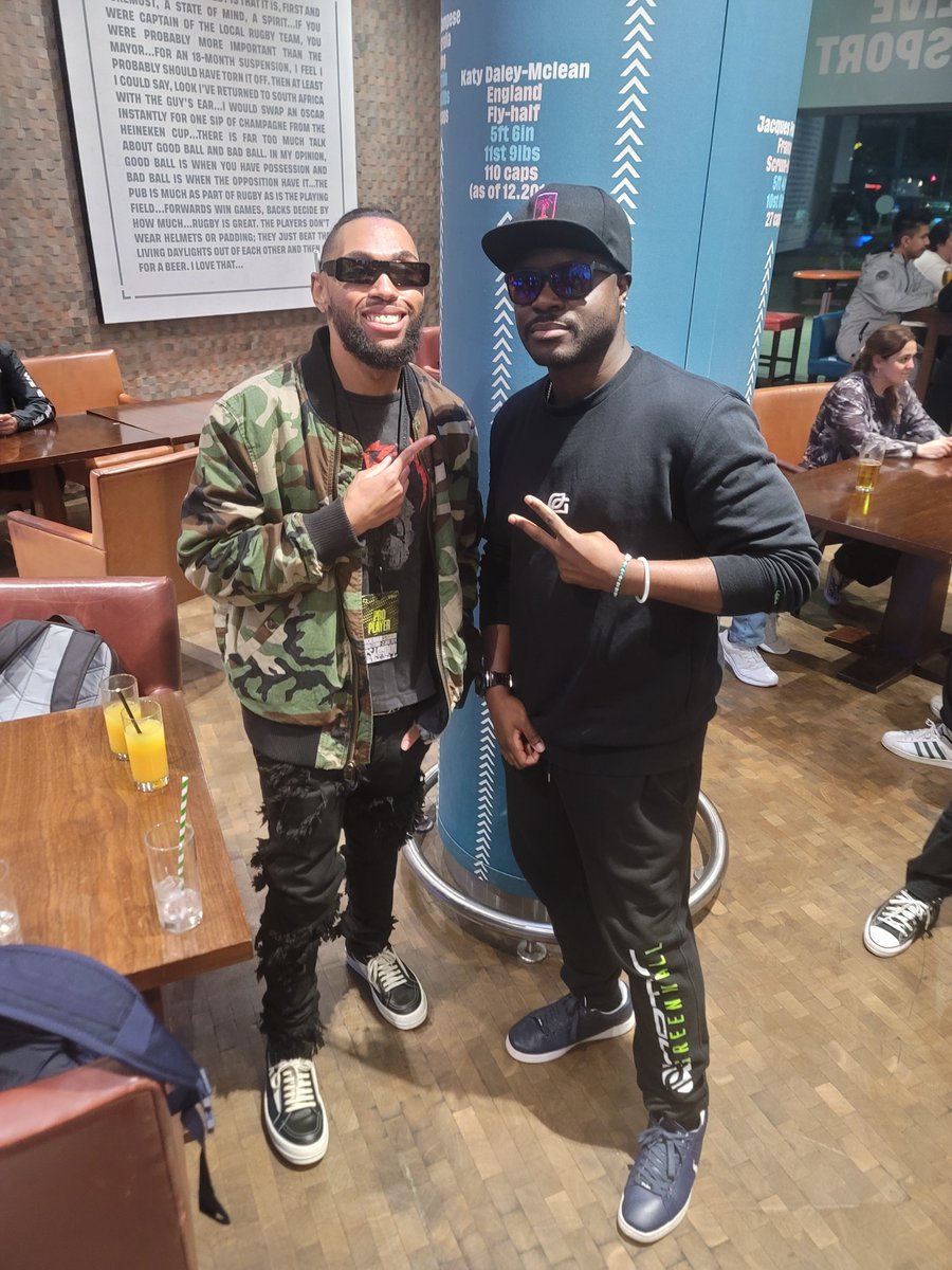 ShadesnFades's tweet image. Out here foreign but us OG's are N8v to this. 
☝🏿😎/ 😎✌🏿 @aPureGangster  #HCSLondon24 #LegendaryLink #NativeGaming #HCS #SaturdayNightInTwickenham