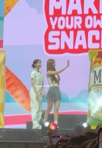 managernim2129's tweet photo. Gurrrrl I really thought I captured a SaiDa moment yesterday, when I watched it again, I was like “oh here it is” but when I’m about to edit it and put my watermark, turns out it’s DaTzu… IT’S DATZU

Like?! look at them https://t.co/eI33TgXZcO