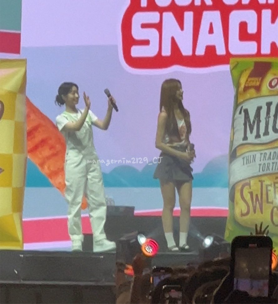 managernim2129's tweet photo. Gurrrrl I really thought I captured a SaiDa moment yesterday, when I watched it again, I was like “oh here it is” but when I’m about to edit it and put my watermark, turns out it’s DaTzu… IT’S DATZU

Like?! look at them https://t.co/eI33TgXZcO