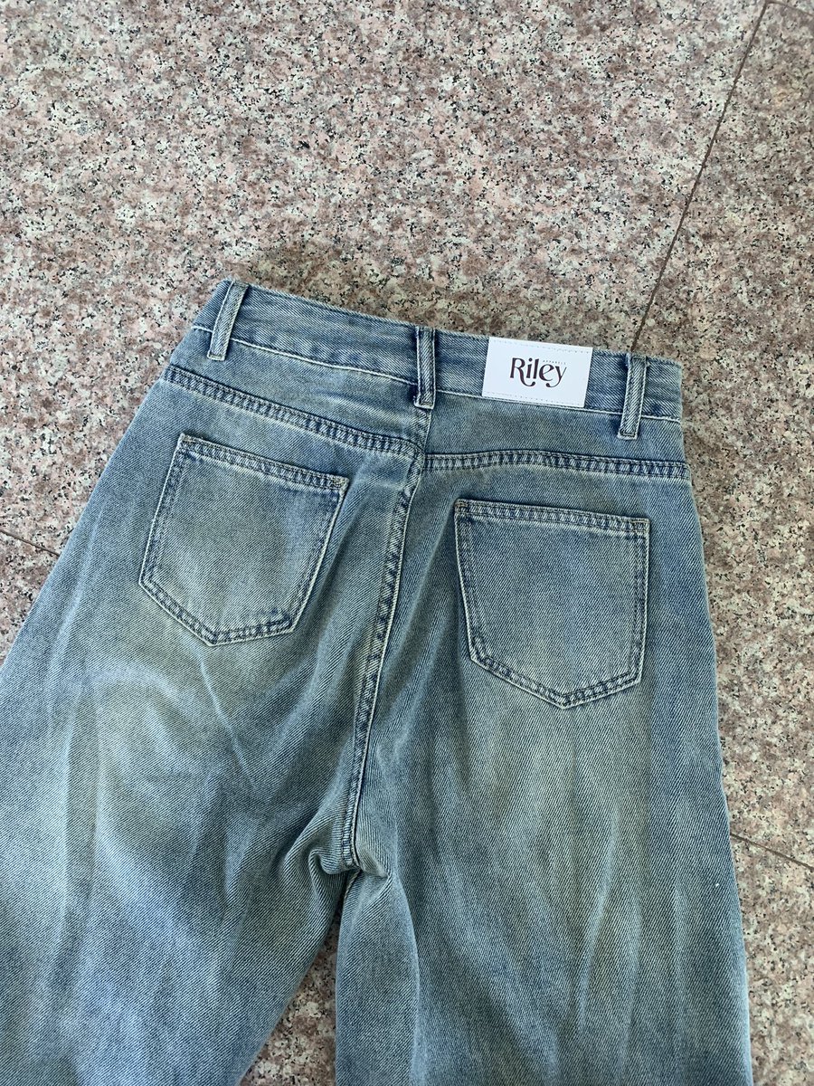 mmmmmmmm_0750's tweet photo. กางเกงยีนส์ #Riley apparels 
สี  fade vintage 
ไซส์  M  เอว 25-26 สะโพก 40 
ยาว 40”  

🍒 ปล่อย   450  รวมส่งค่ะ ลองไป 1 ครั้ง ซื้อมาผิดไซส์ 

#เสื้อผ้ามือสอง #ส่งต่อเสื้อผ้า #ส่งต่อ #ส่งต่อรองเท้า #เสื้อผ้ามือสองสภาพดี #โล๊ะตู้เสื้อผ้า #ส่งต่อกระเป๋า #cintageshop #rileyapparels https://t.co/yuxlH6SWU1