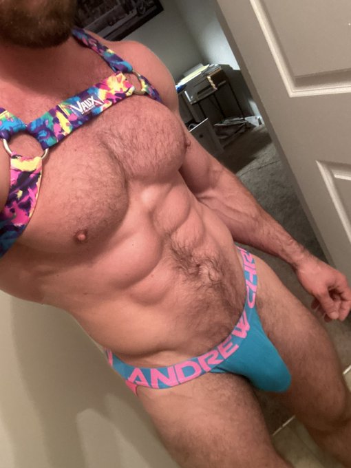 🪩 🕺🏼🏳️&zwj;🌈 https://t.co/20RDgiXTCd