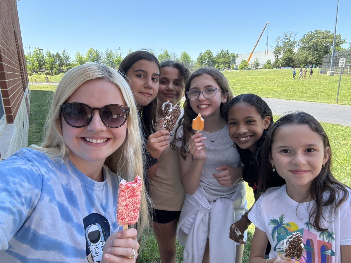 Students earned a popsicle party for their amazing behavior! 😋