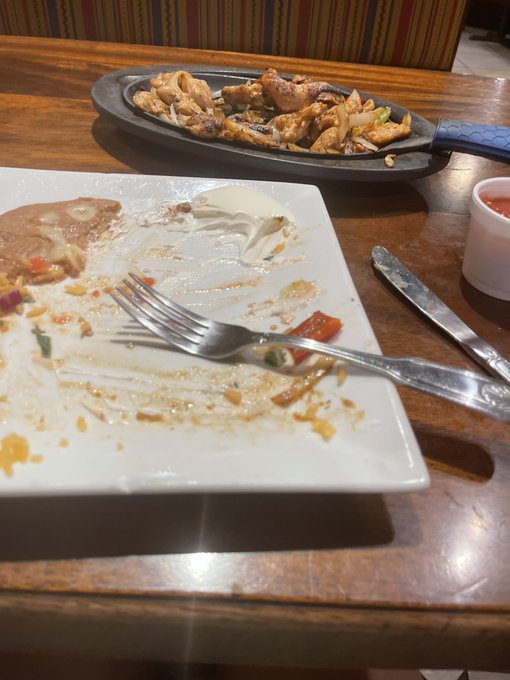 Solo dining waiting for my fianc&eacute;s flight to get in. I used to do this all the time. Find somewhere to