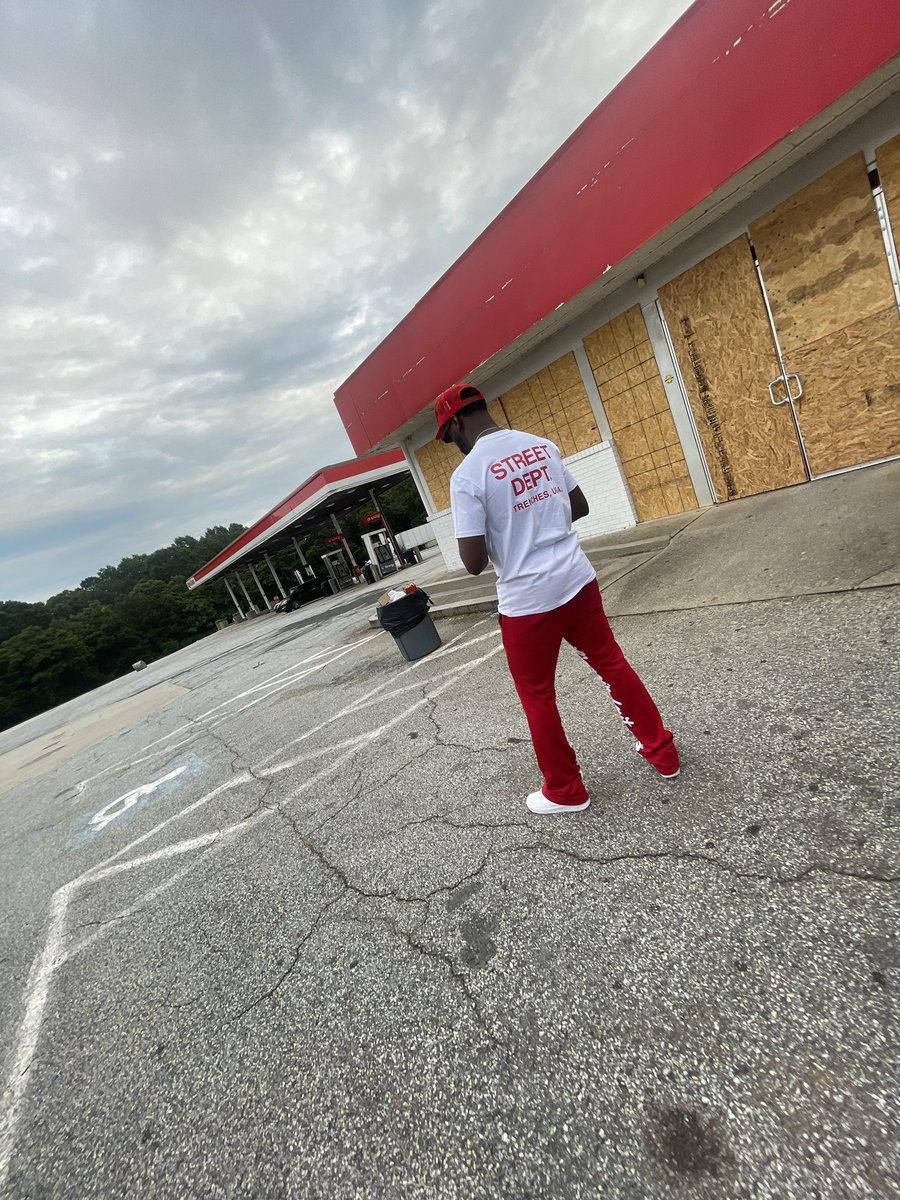 mackothefreako's tweet photo. TAKING RISK 💮🚷 https://t.co/2VdMuP5dxK