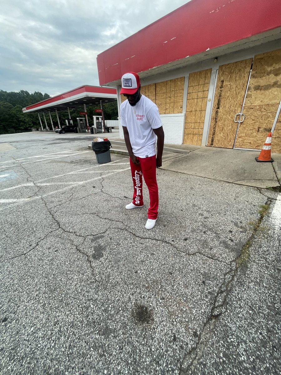 mackothefreako's tweet photo. TAKING RISK 💮🚷 https://t.co/2VdMuP5dxK