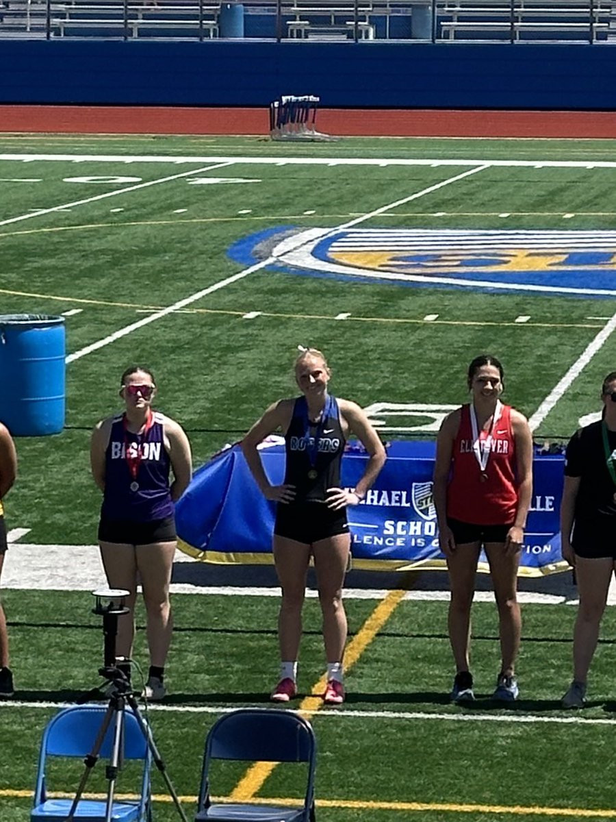 RogersRoyalsTF's tweet photo. 🎟️🥊 Advancing to the State Meet
🏅 Podium Pics🏅It Truly was a Great Day to be a Royal 💙…
Elizabeth I to State in Triple on State Qualifier (3rd) and Ella M in 9th on the podium; 800 runner Alexa J 🥈 on to State; Anya S Shot Put Champion 🏆 to State https://t.co/MBhg9mhhZ6