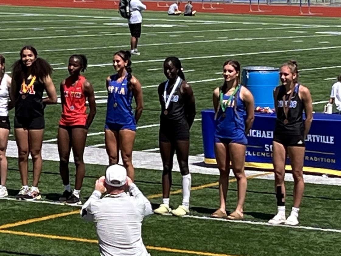 RogersRoyalsTF's tweet photo. 🎟️🥊 Advancing to the State Meet
🏅 Podium Pics🏅It Truly was a Great Day to be a Royal 💙…
Elizabeth I to State in Triple on State Qualifier (3rd) and Ella M in 9th on the podium; 800 runner Alexa J 🥈 on to State; Anya S Shot Put Champion 🏆 to State https://t.co/MBhg9mhhZ6