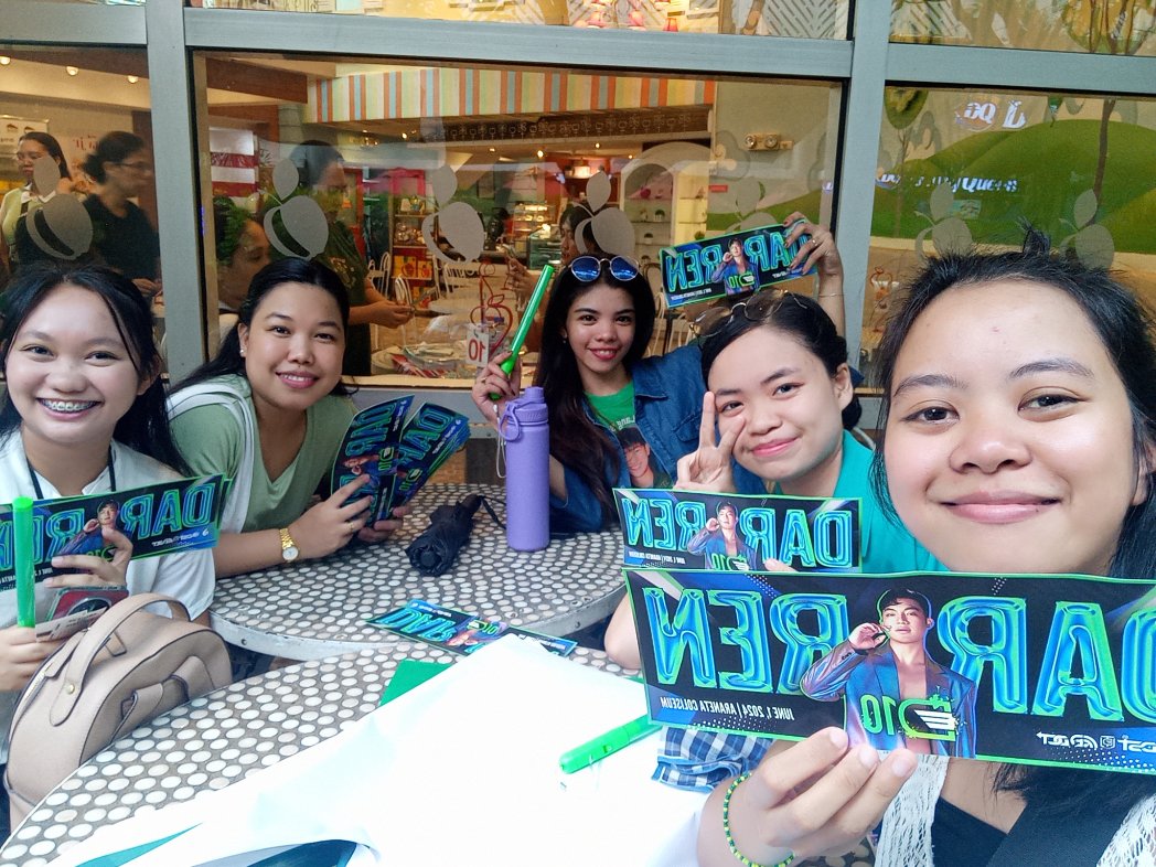 AngelclairF's tweet photo. Congratulations to you amazing concert 💚@Espanto2001

Happy 10th year Anniversary

Di ko napigilang hindi umiyak kagabi🥹 https://t.co/rE6gX5rVCu