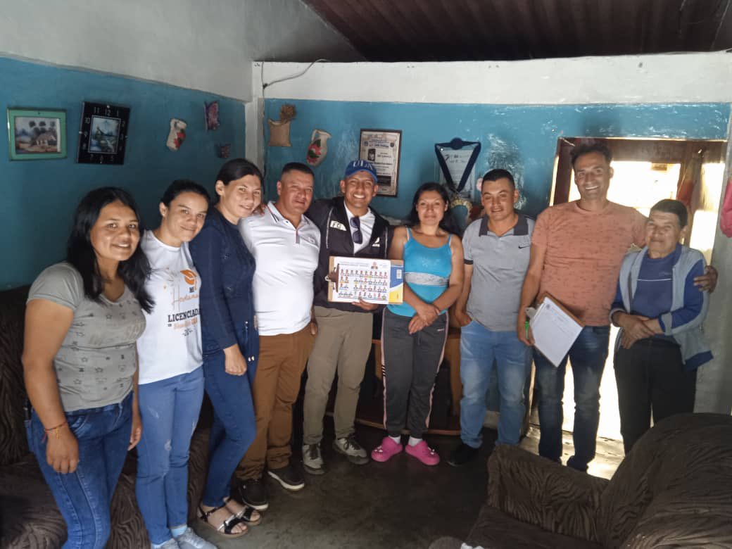#01Jun Nuestra juventud recorrió en jornada de activismo parte del Municipio Rangel de los páramos merideños.

El sentimiento de cambio llega a todos los rincones de nuestro estado.

El 28 de Julio🇻🇪

🗳️¡Edmundo pa' todo el mundo! 🌏

<a href="/EdmundoGU/">Edmundo González</a> 
Presidente