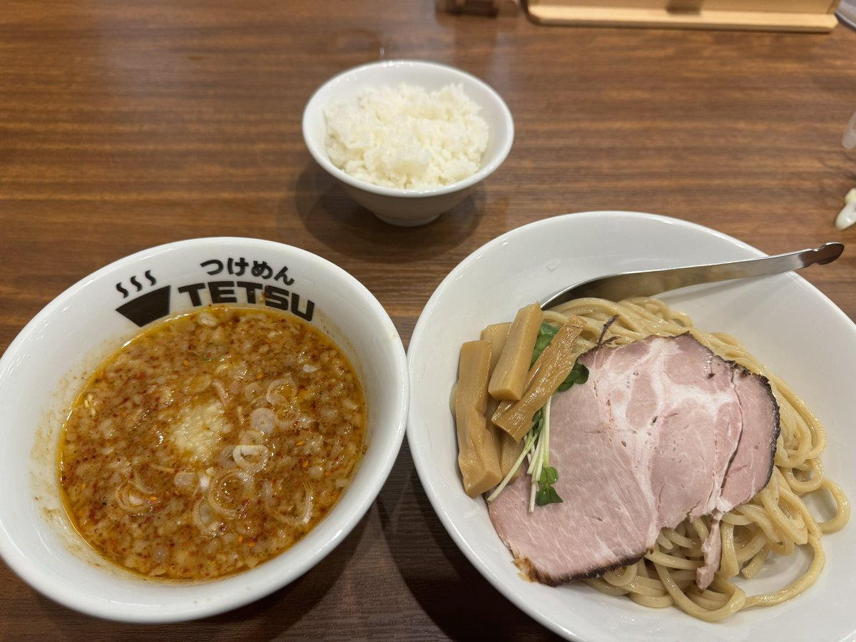 praph_0506's tweet photo. 土曜日だったもんで20分ぐらい並びました🙌今度はあつもりで頼もうかなჱ̒✧°́⌳ｰ́)੭
ごちそうさまでした😌 https://t.co/CIwvb1WuzK