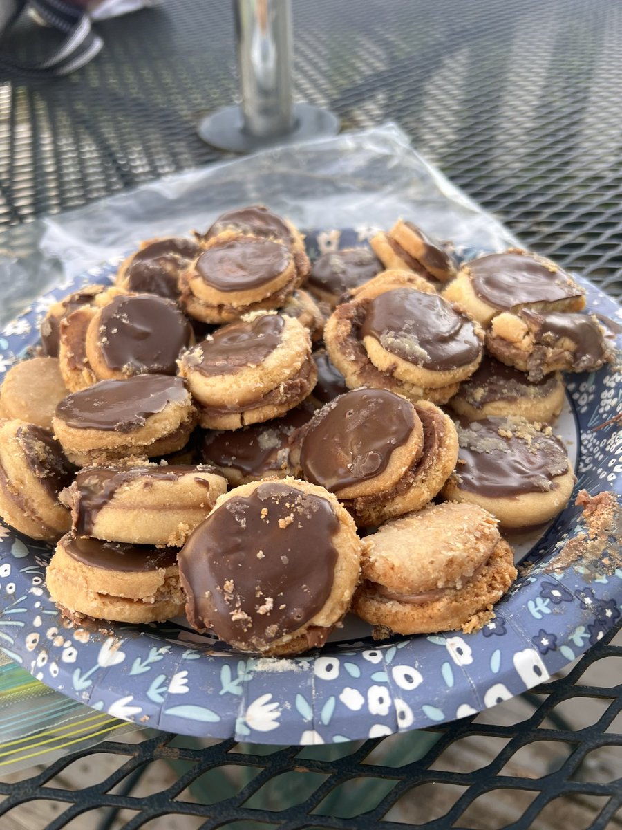 JeanMarie325's tweet photo. When you are loved by a special McCord family!!!Thank you for the best treats!!😘 https://t.co/iVsVXDldqt