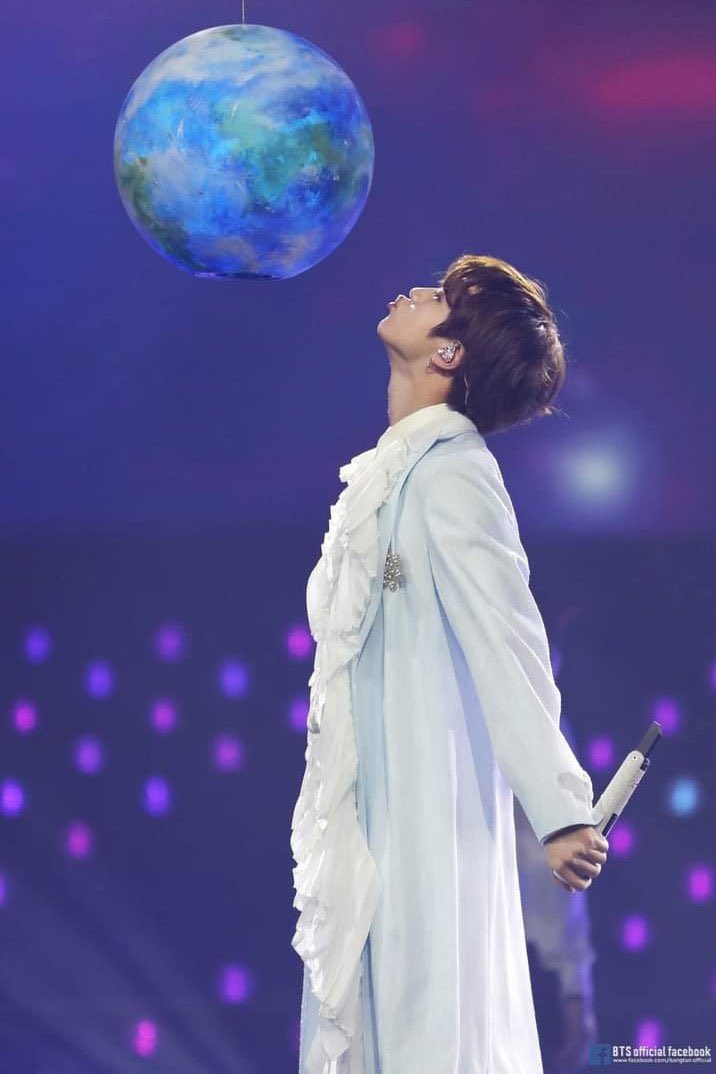 BangtaNASAverse's tweet photo. Hereโs our most worldwide handsome moon - Jin of @BTS_twt!
Missed you sooooo much and we canโt wait for your return!! Hereโs a virtual hug like you wanted! ๐ฅน๐ซ๐ฅน
-๐ฝ
#WorldWideHandsome #OurMoonJin #WorldWideMoon #btsjin #JinComesHome https://t.co/WxahxqdGrN