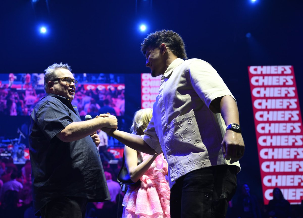 Sharon Hoffmann tweet media