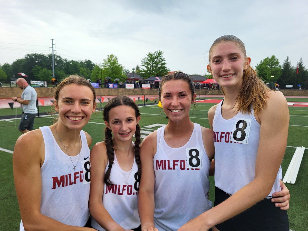 MilfordTandF's tweet photo. Milford Boys are 9th and the girls 21st in the 4x400 at the @MHSAA D1 State Finals. #PowerOfTheBaton https://t.co/lZZ8mLs6FW