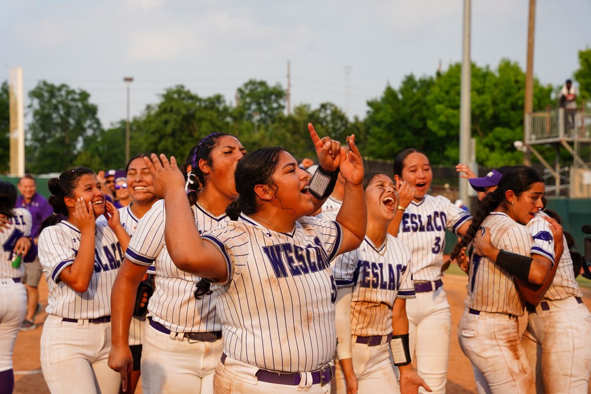 uiltexas's tweet image. Down to its last at-bat, Weslaco scored eight runs in the bottom of the seventh, capped off by a walk-off grand slam, to win its first-ever state championship, 11-9, over Waco Midway in the 6A #UILState Softball Championship Game. Congratulations Panthers! 🏆🥎