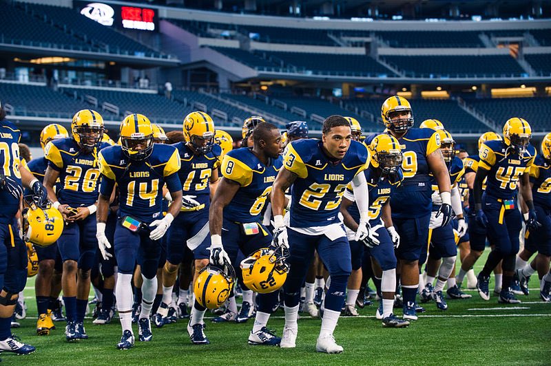 After a great talk with <a href="/DLineDude5/">Tony McClain</a> I’m blessed to receive my first D1 offer at Texas  A&amp;M-Commerce #GoLions
<a href="/ChaseHargis/">Chase Hargis</a> <a href="/CoachLWig/">Lee Wiginton</a> <a href="/LarryWMcrae/">Coach Larry McRae</a>