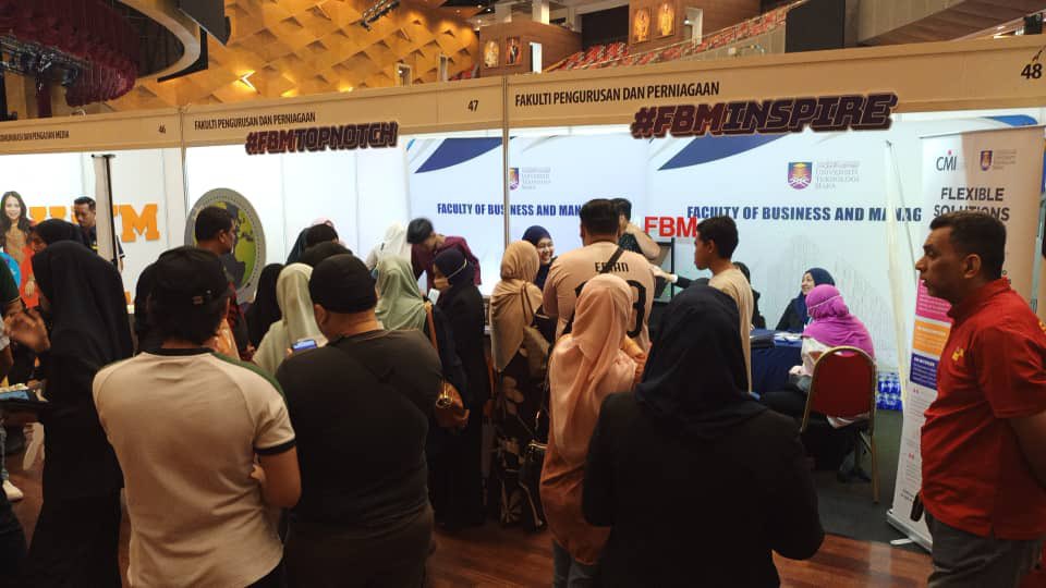 fbm_uitm's tweet photo. Jom semua hadir &amp; meriahkan Ekspo #SelangkahKeUiTM2024 !

#fbmawesome #fbminspire #fbmtopnotch https://t.co/UwvWJw0hNm