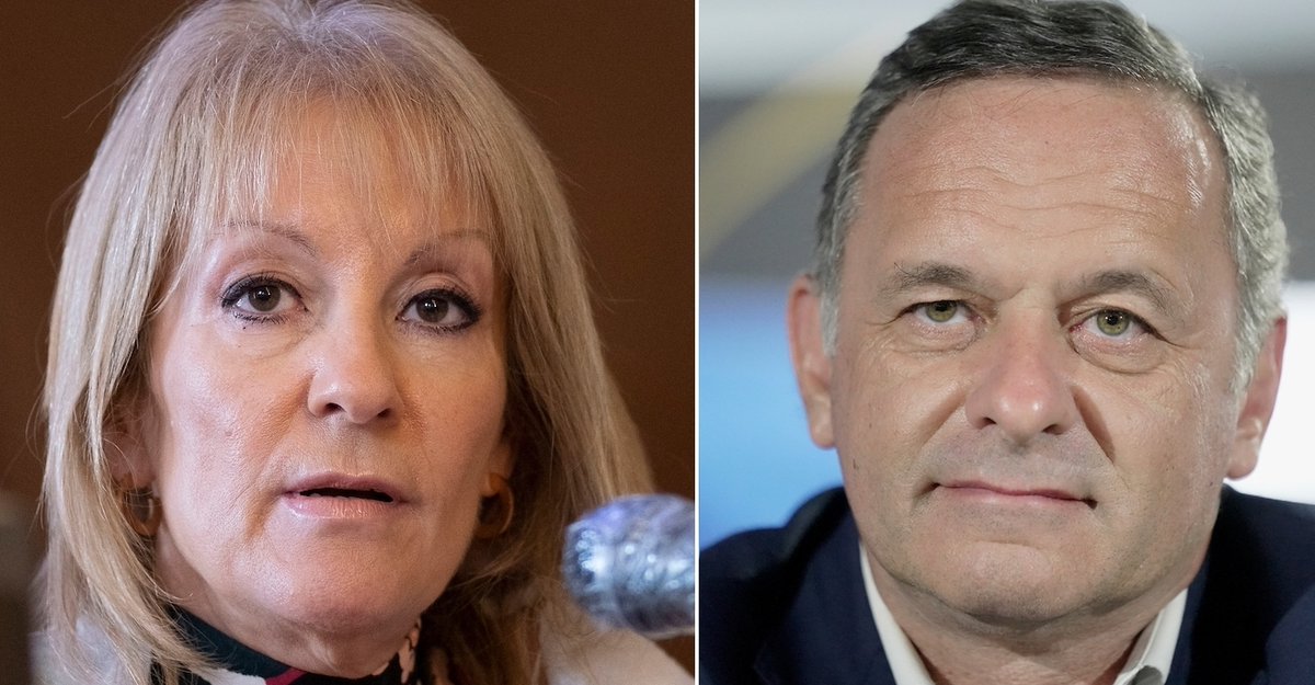 La precandidata del FA Carolina Cosse, criticó a Álvaro Delgado tras una propuesta que el precandidato hizo en materia de seguridad: “Alguien que le avise que son gobierno. La urgencia es ahora, lleven adelante las propuestas que tengan”, dijo lc.cx/-nOqIY