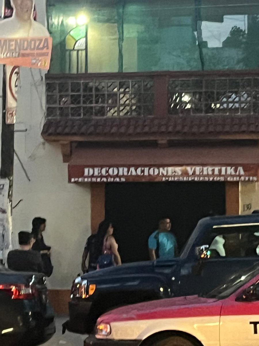 lumendoz's tweet photo. BENITO JUÁREZ 🔴 Está llegando mucha gente a la casa de campaña de el candidato a diputado de morena @Pablo_Hdez  Traen su copia de ine en mano. Es en Luis Spota 130 colonia Independencia @INEMexico @FEPADE_CDMX @iecm otro delincuente electoral de Morena ! https://t.co/cj9FucwKFk