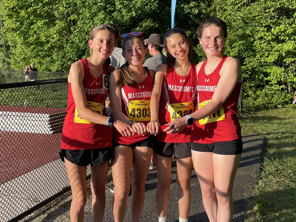 4x800m Relay bringing it to All-States (Meet of Champions) Ellie Green, Ella Alberta, Teagen Kane and Savannah Stevens #RiseTogether #RelayPower