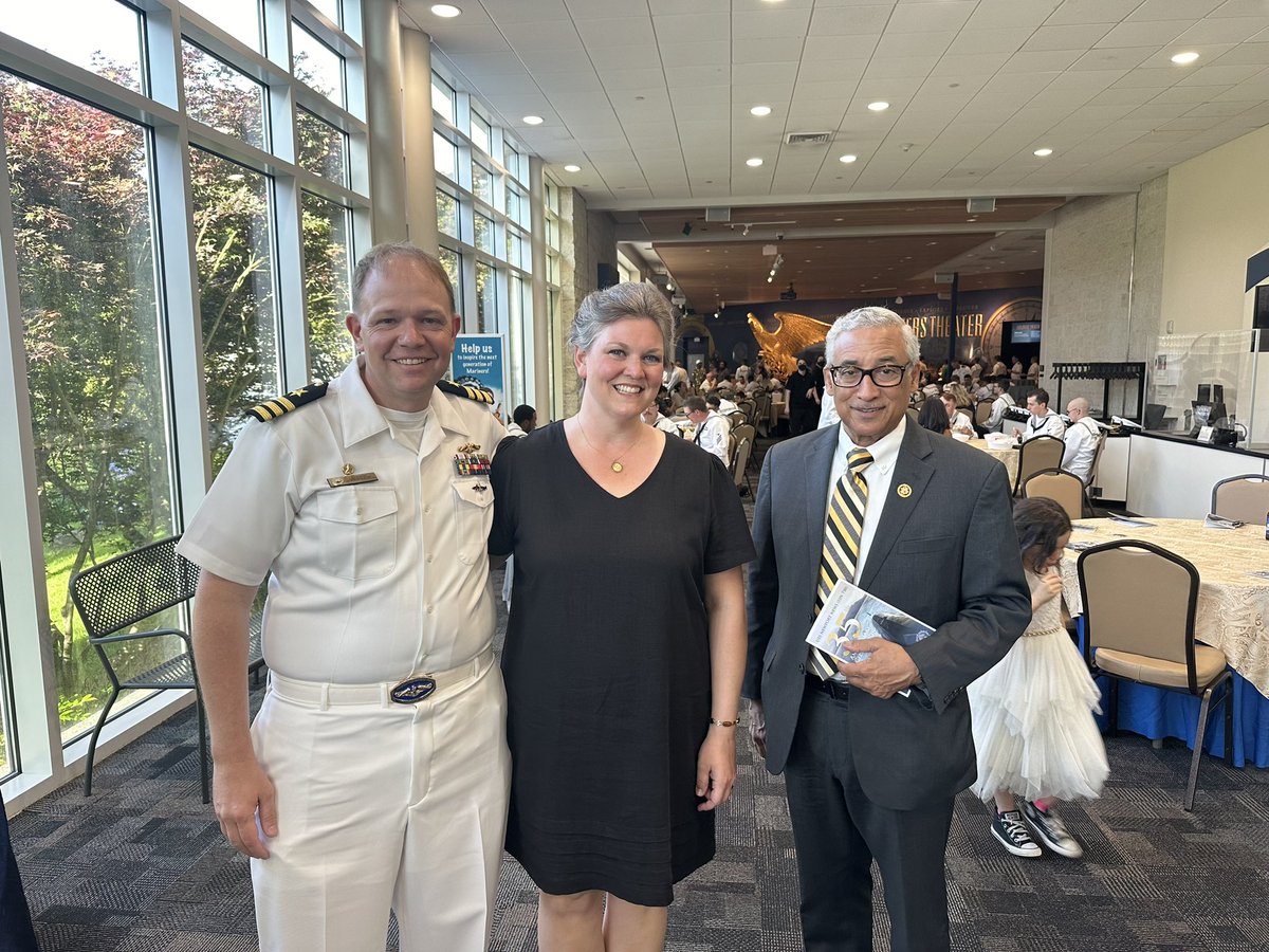BobbyScott's tweet photo. It was a true pleasure to join Newport News’ elected officials in welcoming the officers and crew of USS Newport News (SSN 750) to the city this weekend for the submarine’s 35th Anniversary Celebration https://t.co/0VqPIG85n2