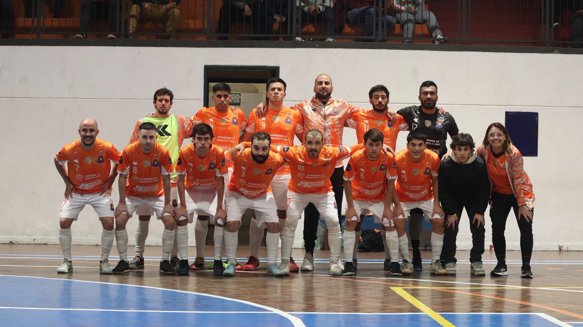 ClubJaveFutsal's tweet photo. 𝐆𝐀𝐍𝐎𝐎𝐎 𝐉𝐀𝐕𝐄𝐄! 🔝🍊

Club Jave 4️⃣ - 3️⃣ La Abasto

#ReyDeCopas 🧡 https://t.co/6XAgjCvB0i